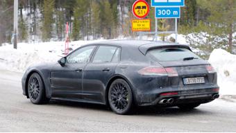 A mildly camouflaged Porsche Panamera Sport Turismo spotted