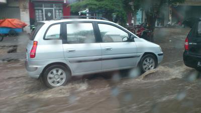 Safe tips for driving in rains