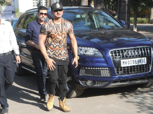 Honey singh with his car