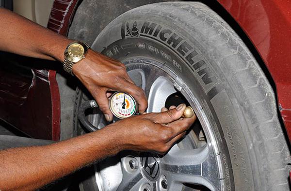 Checking your car tyre pressure