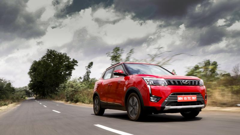 Mahindra XUV300 AMT W8 (O) First Drive Review